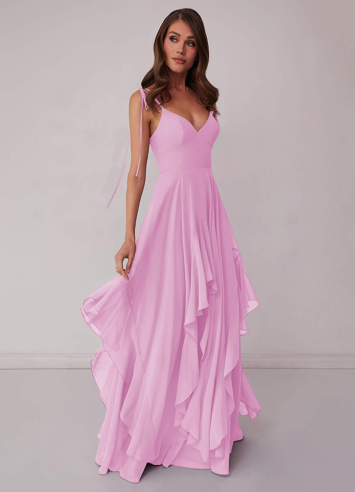 Gestuftes Kleid in A-Linie aus Chiffon mit V-Ausschnitt-AZ34651262-Endgültiger Verkauf